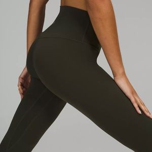 Lululemon Align High-Rise Pant 25” - Colour Dark Olive